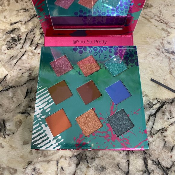 NEW Living In Color Palette - Picture 3 of 3